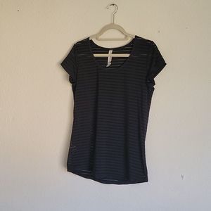 UNIQUELY LORNA JANE esport top  roundneck size M color black netting accent